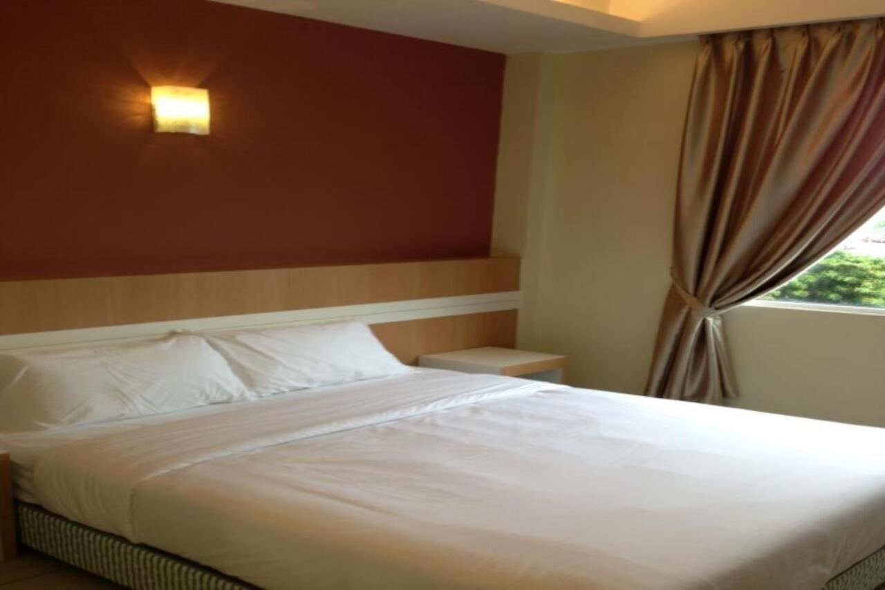 Caspari Hotel Tampin Exteriör bild