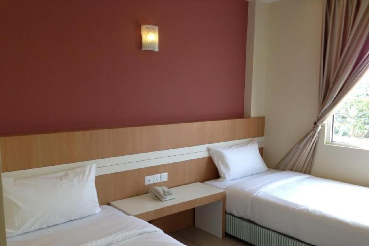 Caspari Hotel Tampin Exteriör bild